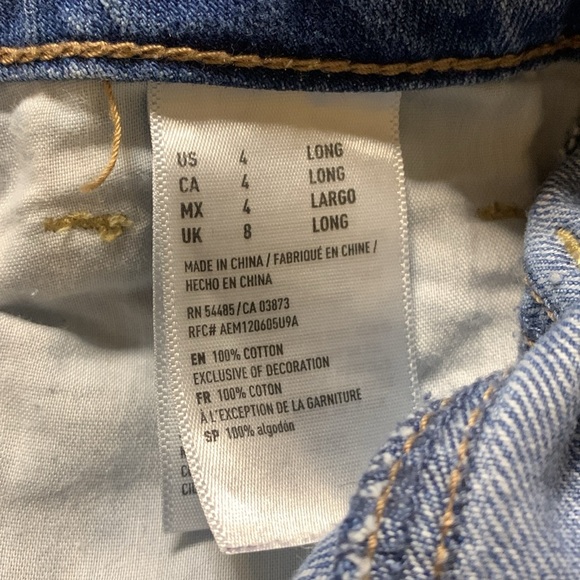 American Eagle High Rise Tomgirl Distressed Jeans! Size 4LONG - Picture 8 of 11